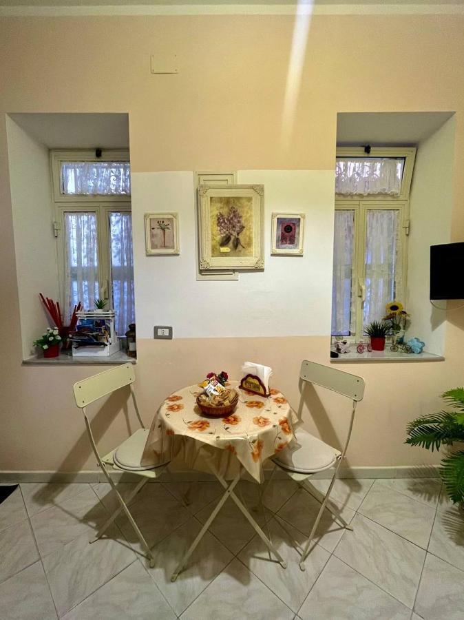 Vomero House With Free Parking 410 Cm Napoli Exterior foto