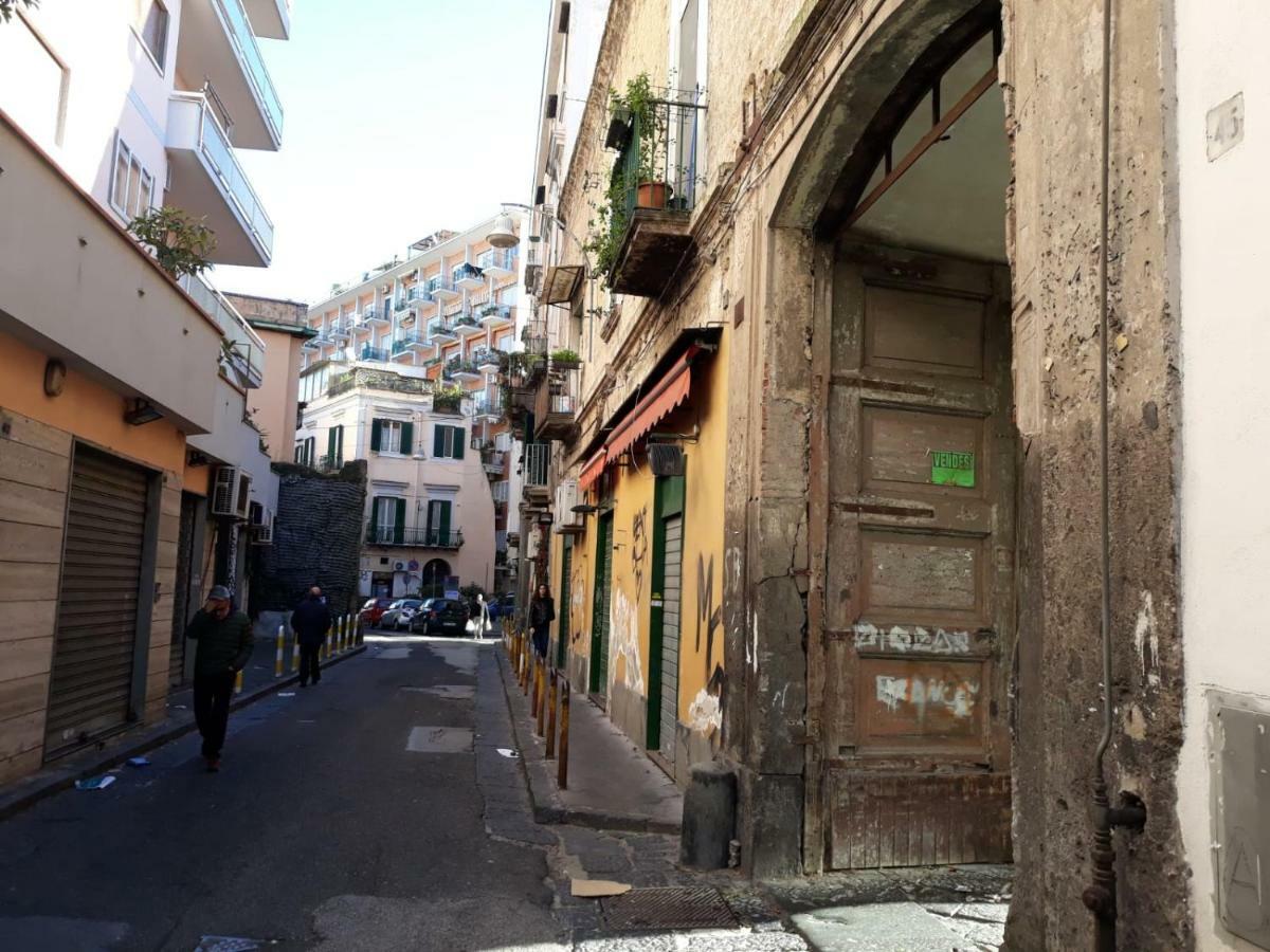 Vomero House With Free Parking 410 Cm Napoli Exterior foto